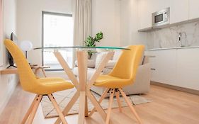 Liiiving In Porto - City Design Apartments
